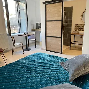 La Secrète , Vogue France
